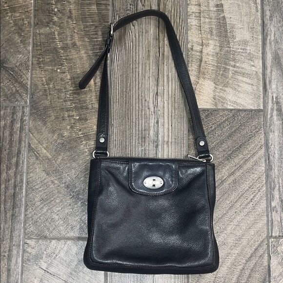 Vintage Fossil Black leather Crossbody Bag with Sleek Design 11”x 10x 20” - Picture 1 of 8